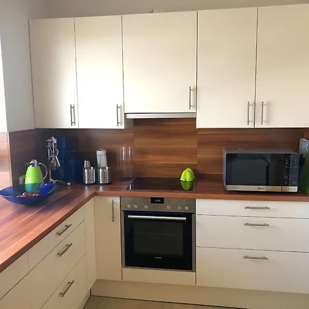Ferienwohnung Schoenbucher, 85qm شقة *